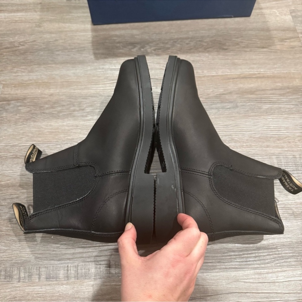 Blundstone BL 063 Chelsea Black Leather Boots - Picture 6 of 12